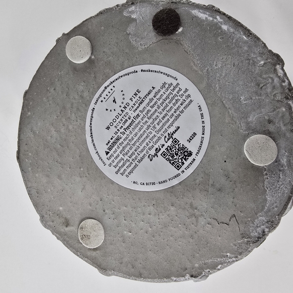 Winter Wander Woodland Pine Hand Poured M. of W.G. 12.9 Oz Scented Candle NEW - Picture 6 of 10